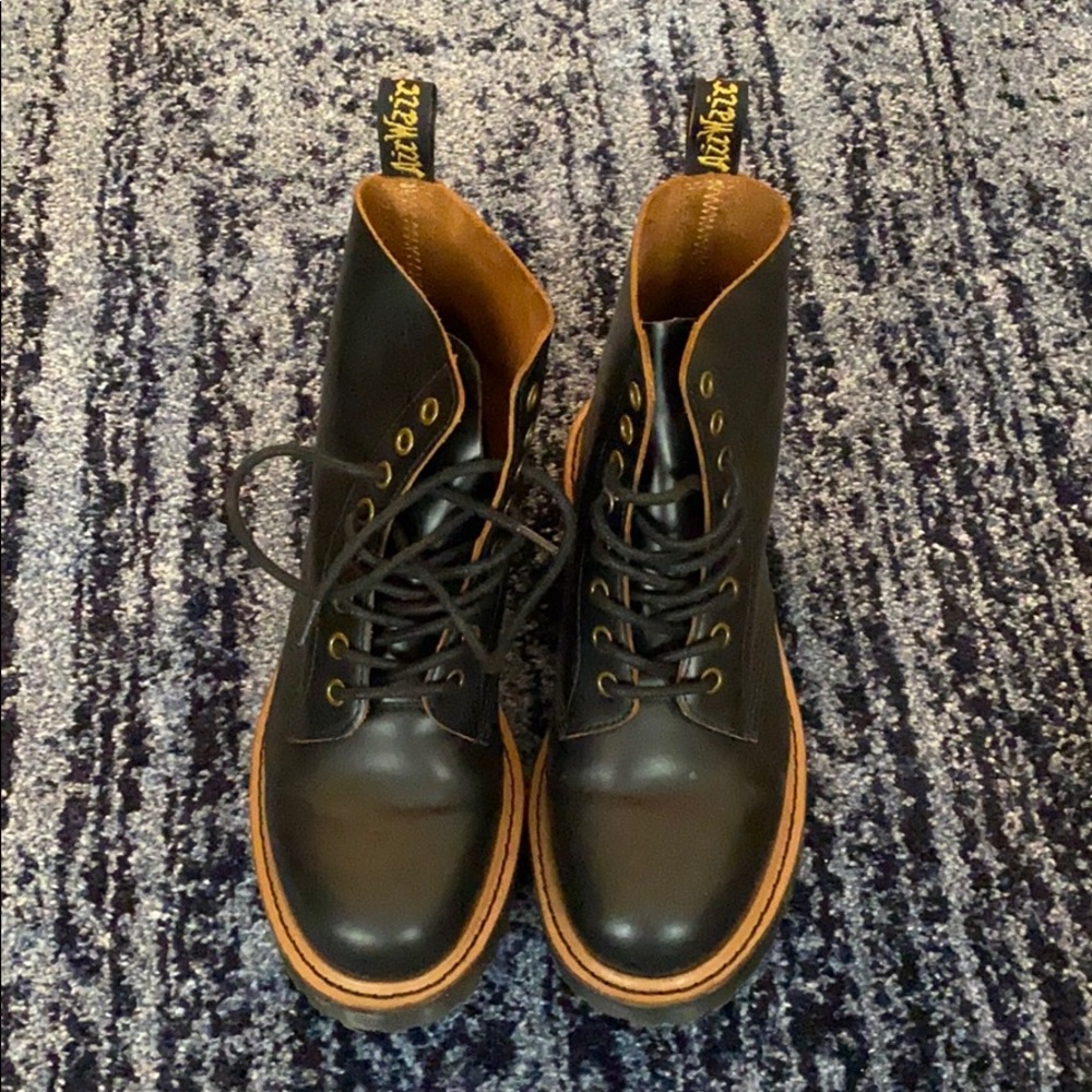 Like new Dr Martens Pascal II boots
